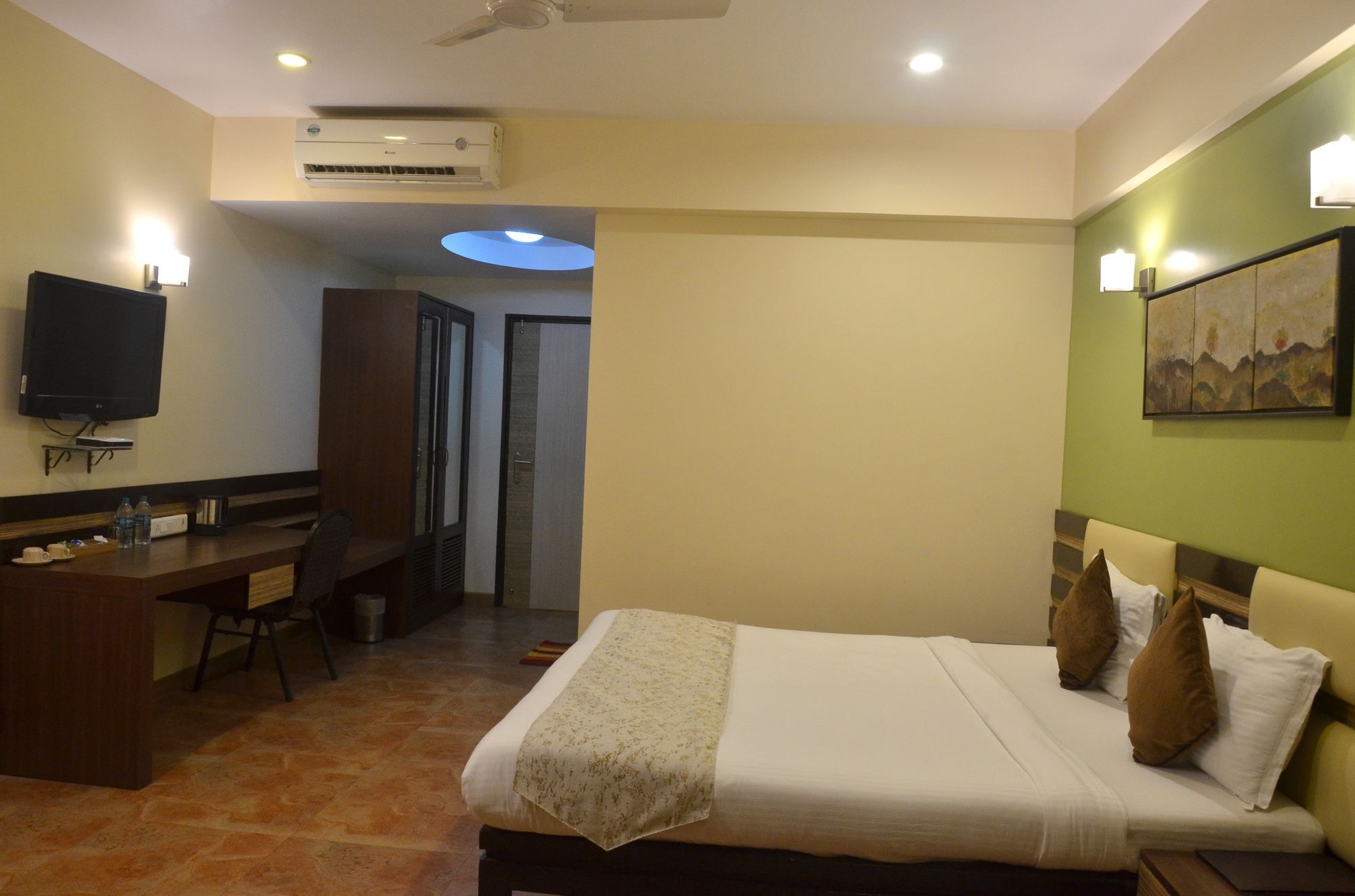 Zaras Resort Lonavala Exterior photo