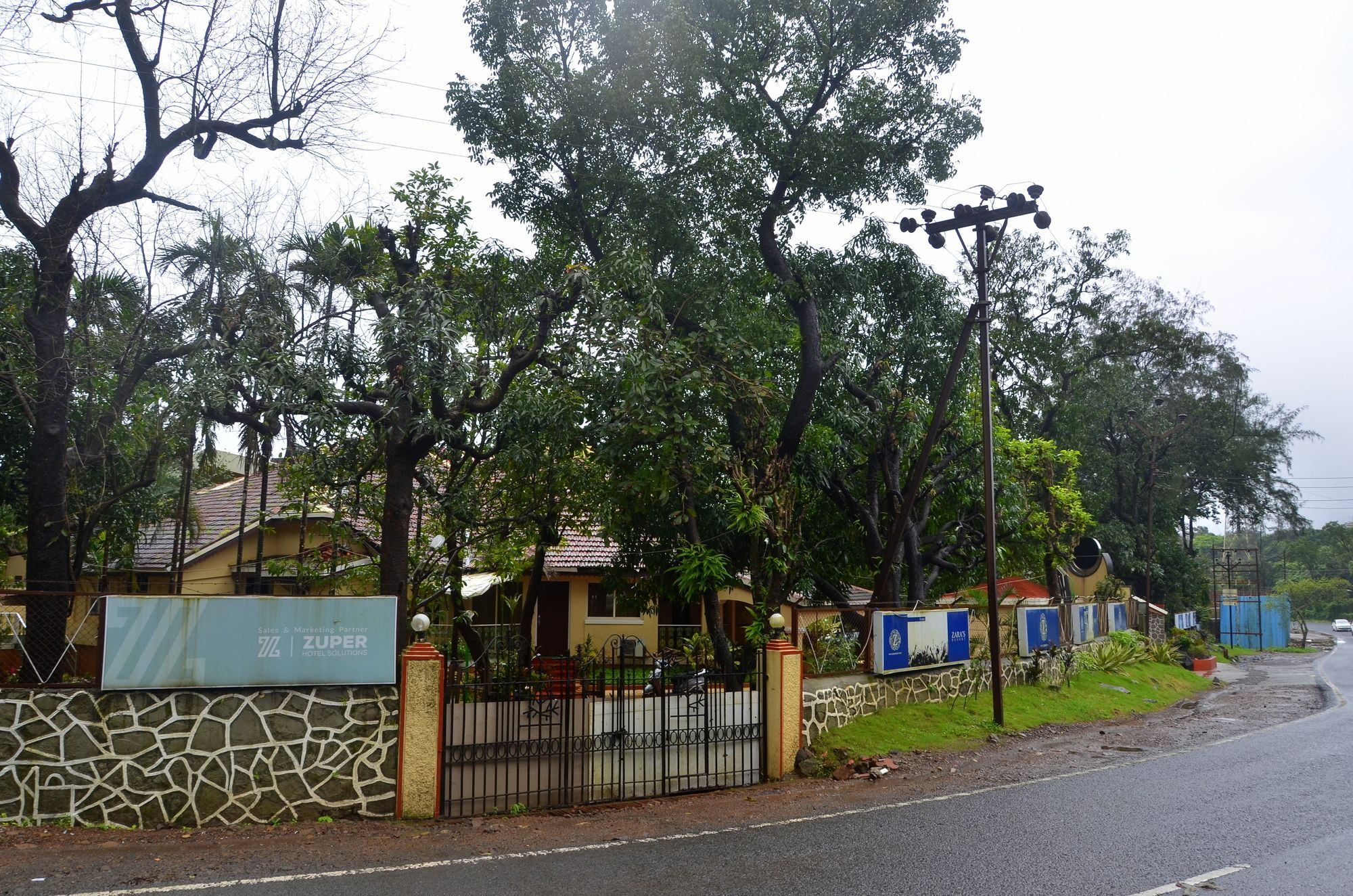 Zaras Resort Lonavala Exterior photo